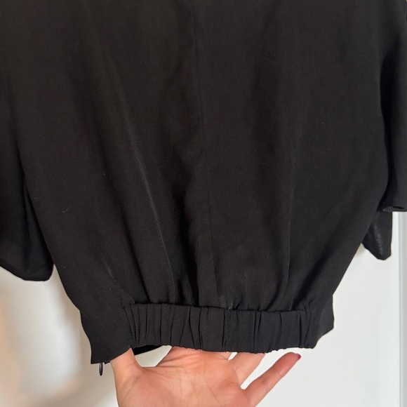 Black low cut twist crop top - Picture 3 of 9